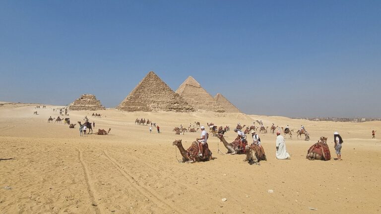 Ab Sharm El Sheikh | Pyramiden Ausflug nach Sakkara, Dahschur und Gizeh (Exklusiv) mit dem Flug