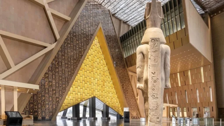 Kairo 3 Tage Tour Privat | GEM, Pyramiden, Sakkara & Zitadelle