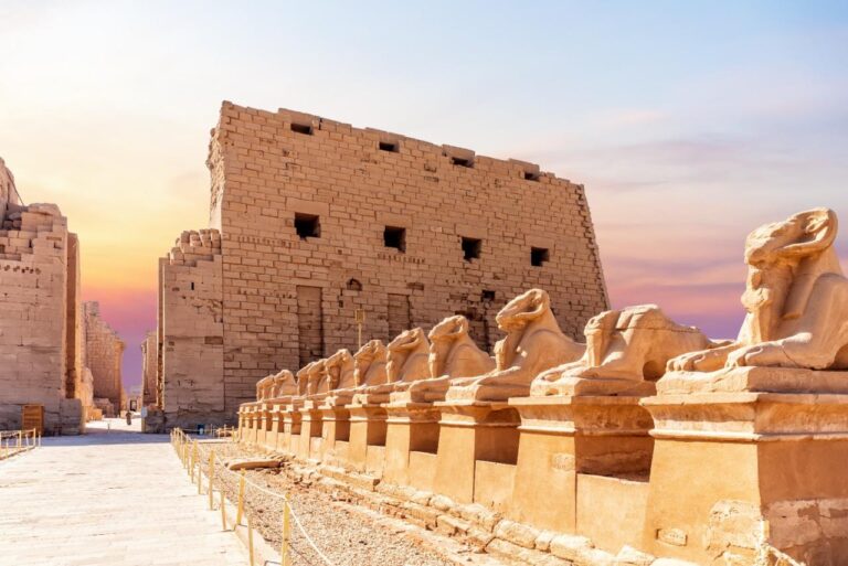 Sphinxallee am Karnak-Tempel in Luxor