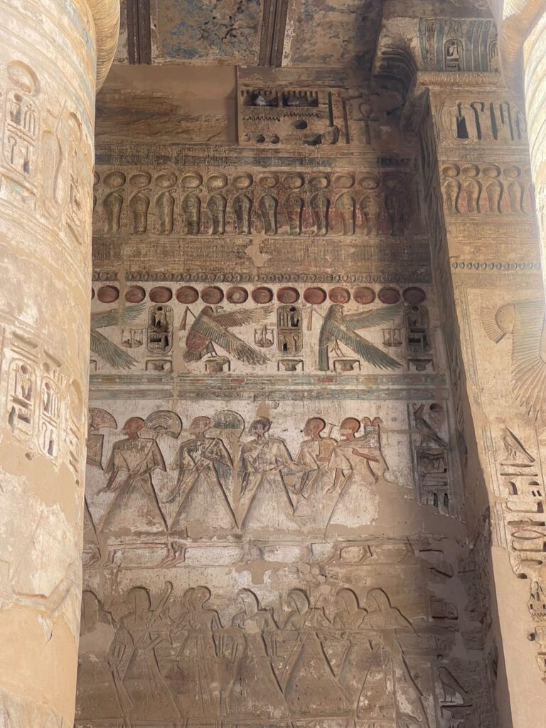 Reliefs mit Opferszenen – Ausflug nach Abydos und Dendera