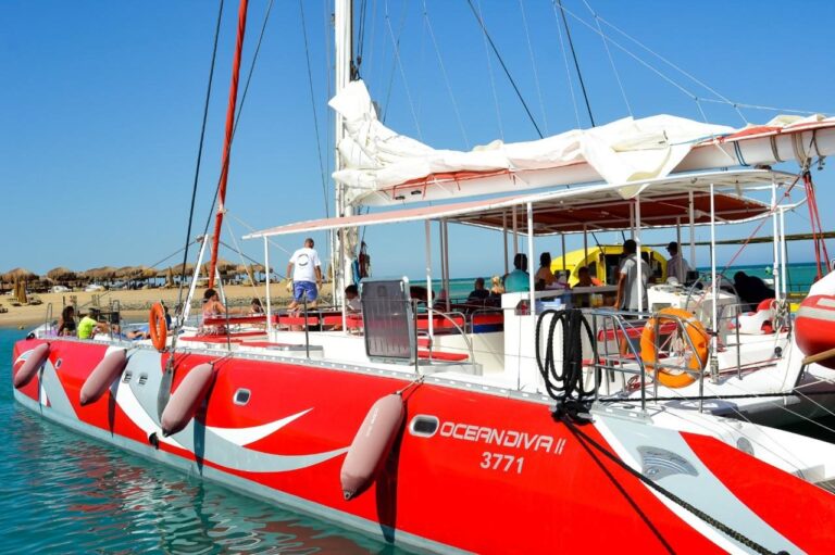 Ocean Diva Segelkatamaran im Roten Meer vor Hurghada